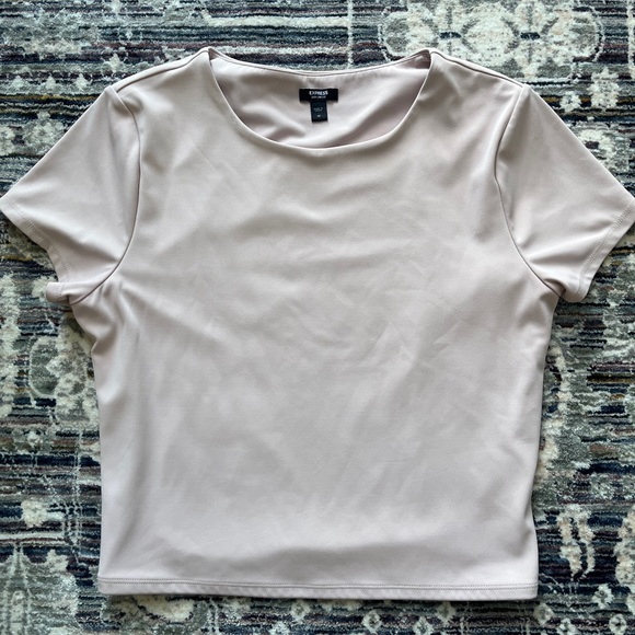 Express - Body Contour Cropped Tee - Picture 3 of 3
